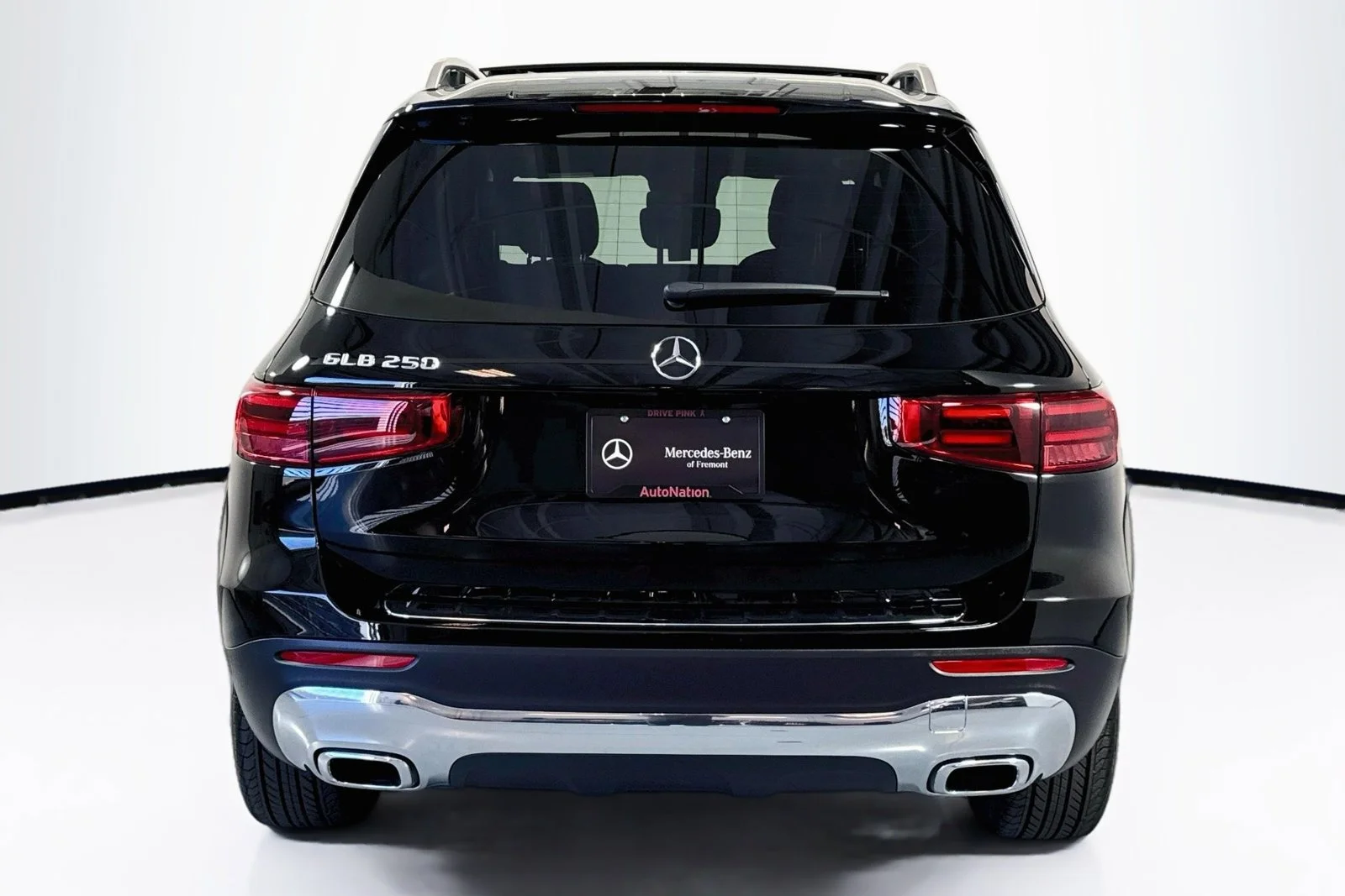 Used 2026 Night Black Mercedes-Benz GLB 250 image 6