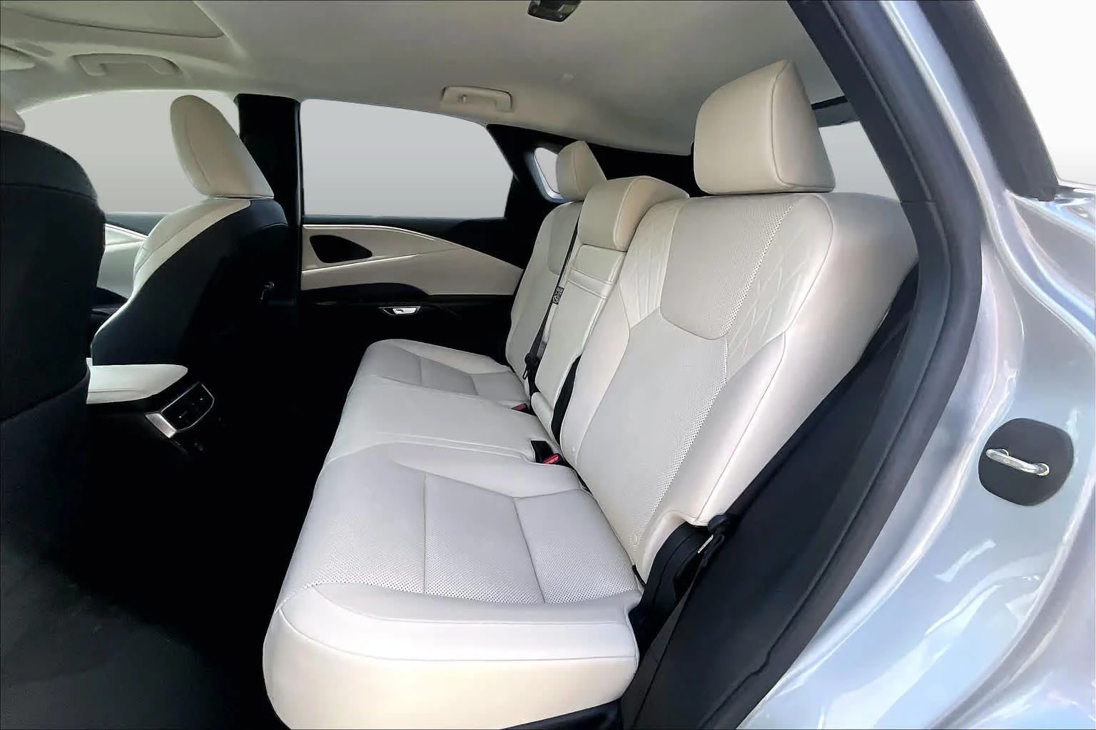 Used 2024 Iridium Lexus Premium image 21