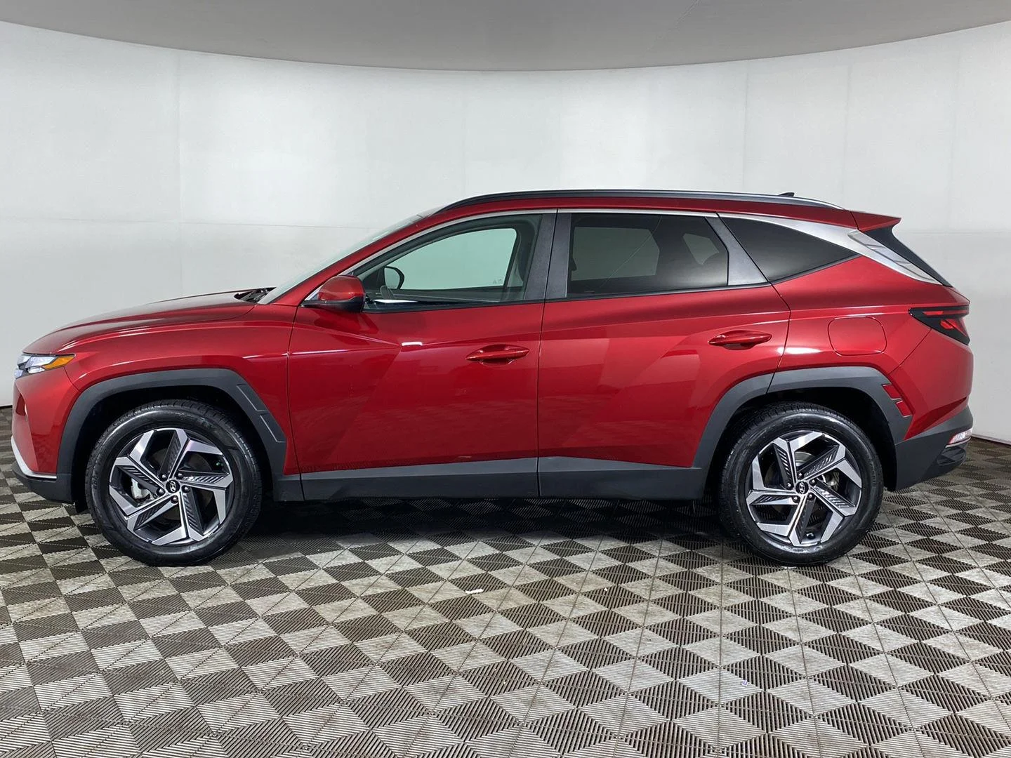 Used 2024 Ultimate Red Hyundai SEL image 38