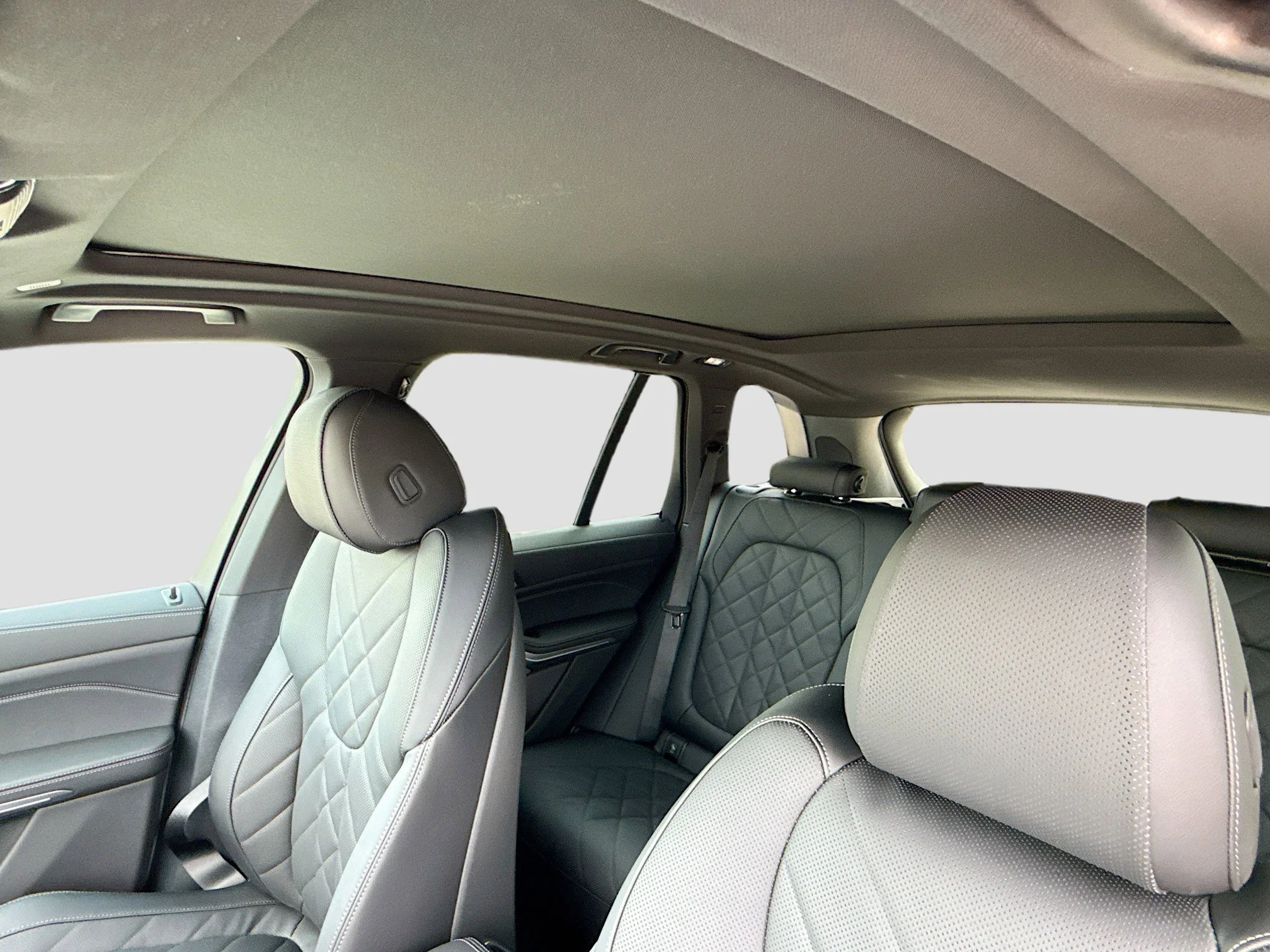 New 2026 Brooklyn Grey Metallic BMW sDrive40i image 27