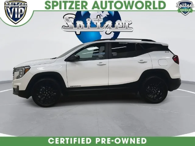 Used 2024 White GMC SLE image 9