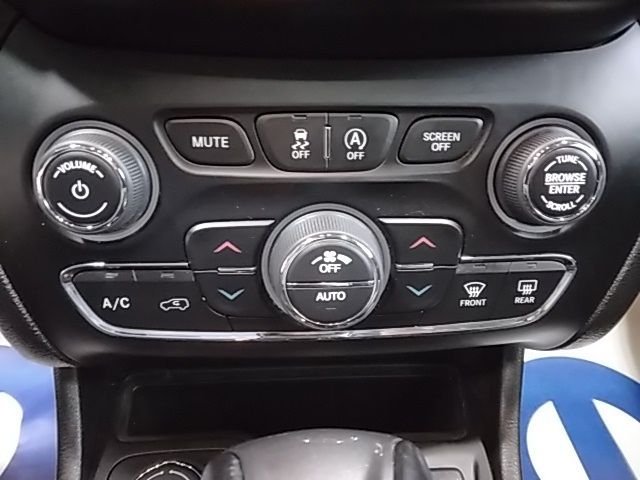 Used 2021 Gray Jeep Limited image 22