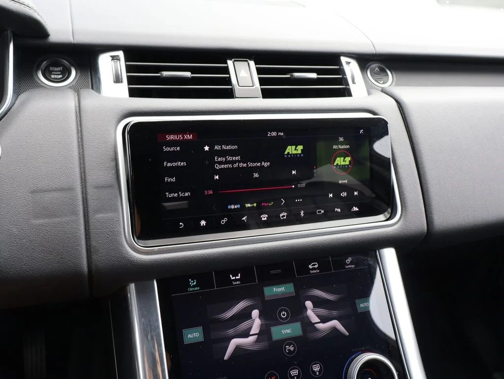 Used 2018 Narvik Black Land Rover HSE image 22