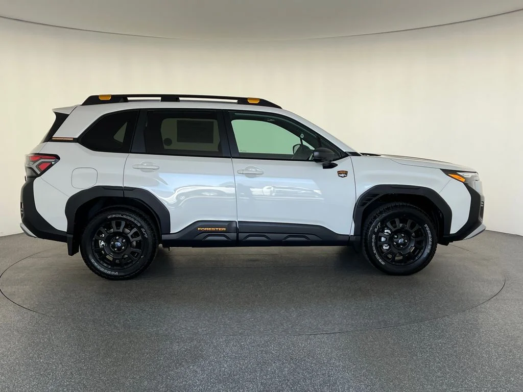New 2026 CRYSTAL WHITE PEARL Subaru Wilderness image 2
