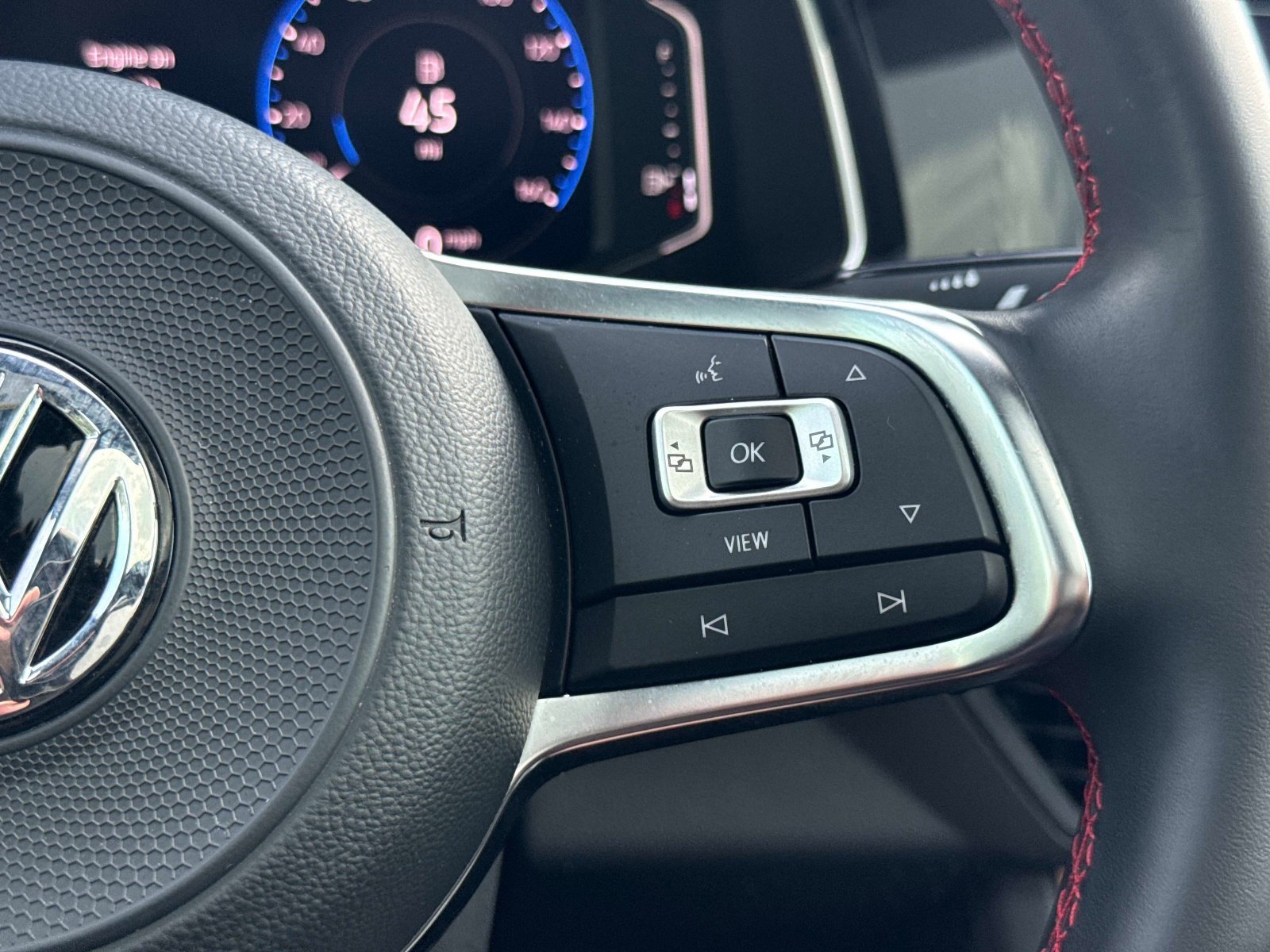 Used 2019 Platinum Gray Metallic Volkswagen R-Line image 30