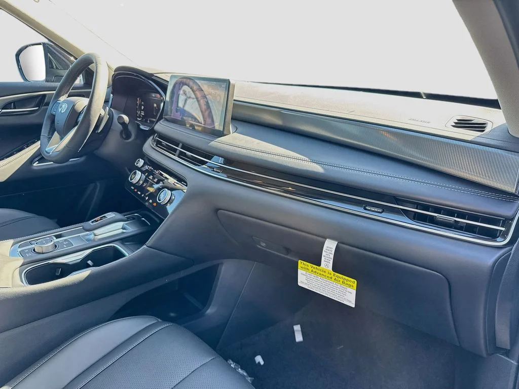New 2027 MINERAL BLACK INFINITI Luxe FWD image 31