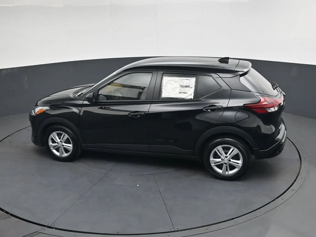 Used 2025 Black Nissan S image 32