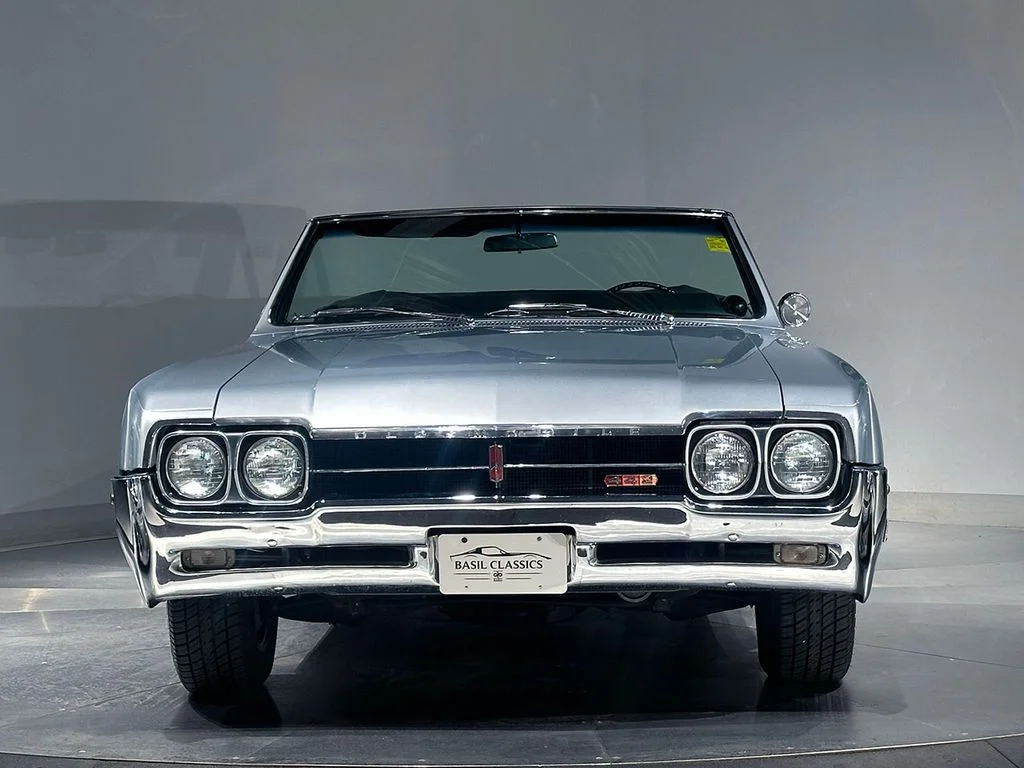 Used 1966 Silver Oldsmobile  image 3
