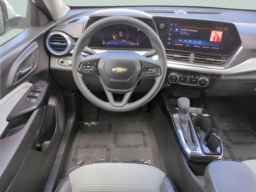 Used 2024 Summit White Chevrolet LT image 13