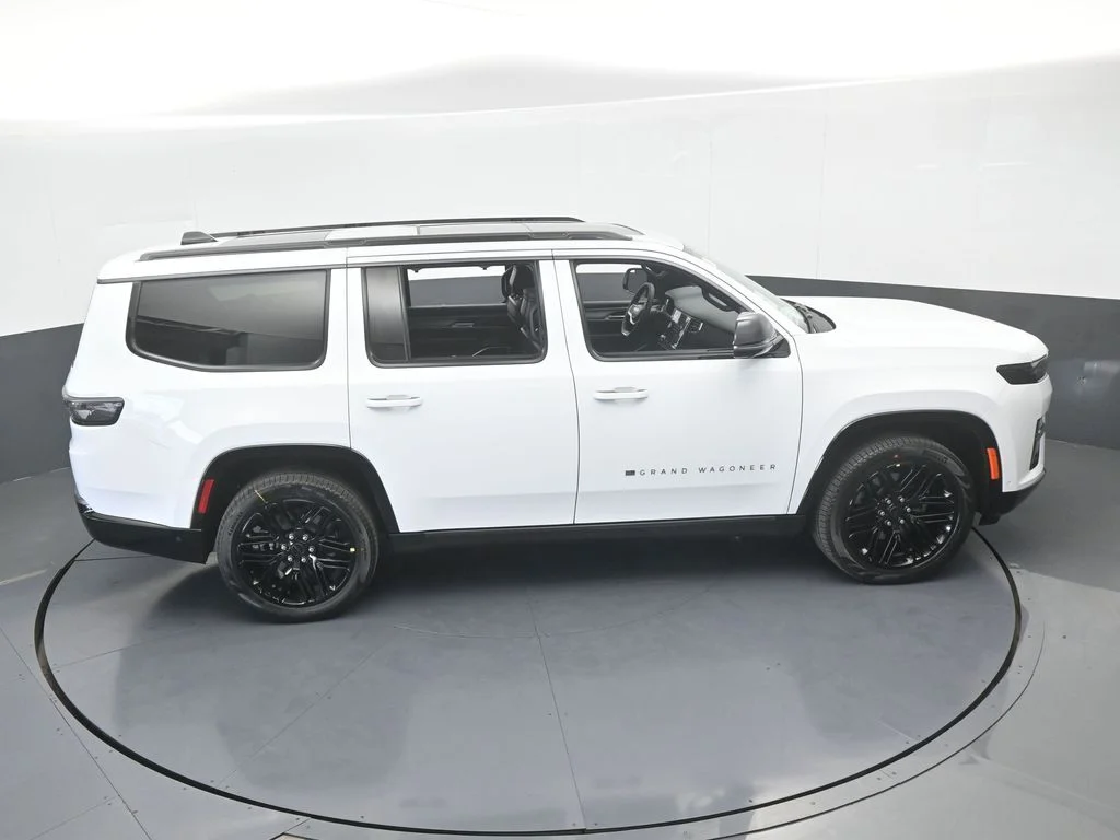 New 2026 Bright White Clear-Coat Exterior Paint Jeep Limited Reserve image 56
