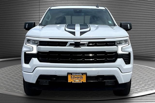 Used 2024 White Chevrolet RST image 2