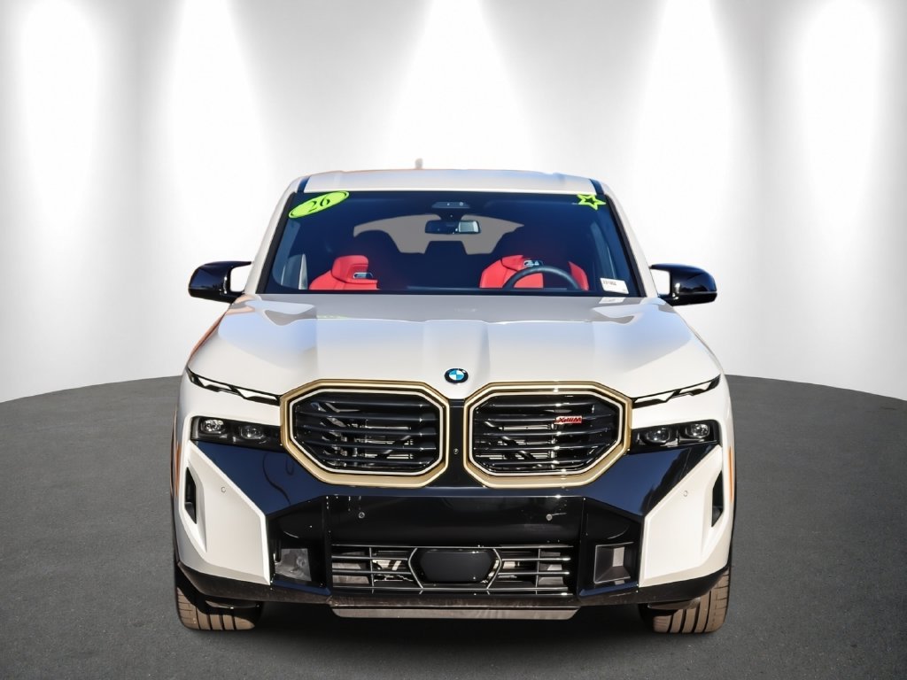 2026 BMW XM photo 2