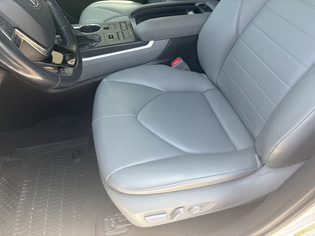 Used 2021 Blizzard Pearl Toyota XLE image 12