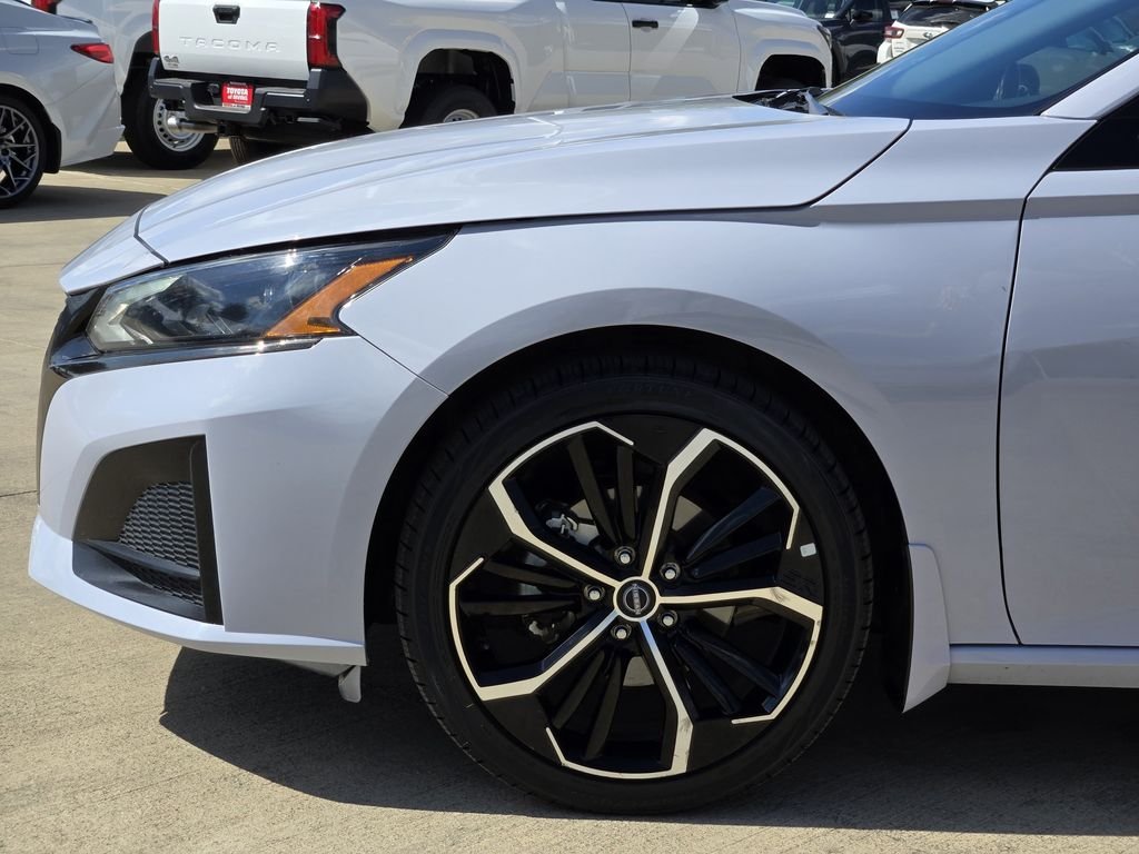Used 2024 Gray Nissan 2.5 SR image 7