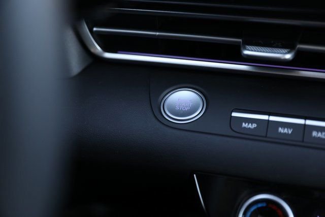 2025 Hyundai Elantra Limited - Photo 18