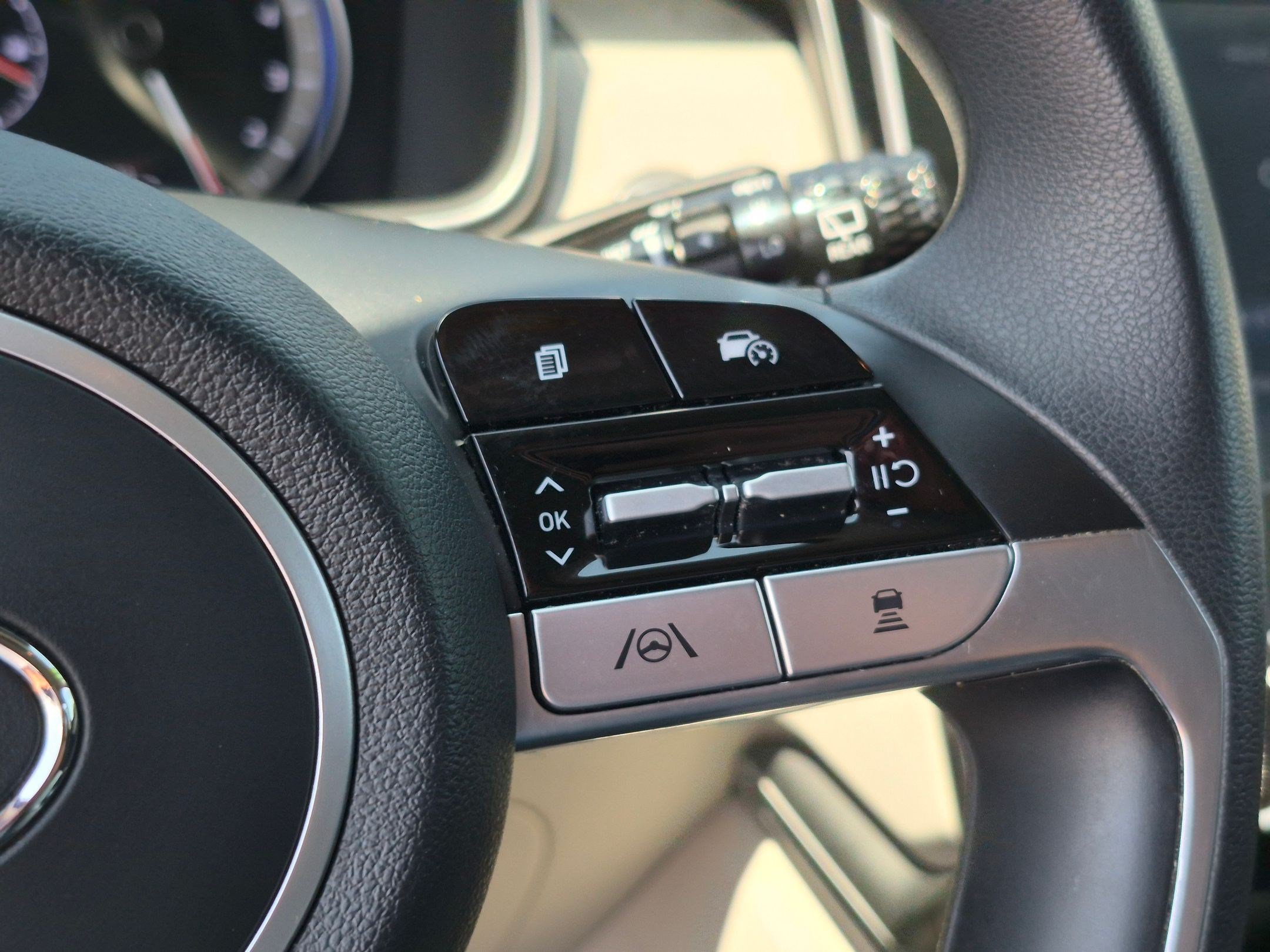 Certified Used 2022 Quartz White Hyundai SEL image 19