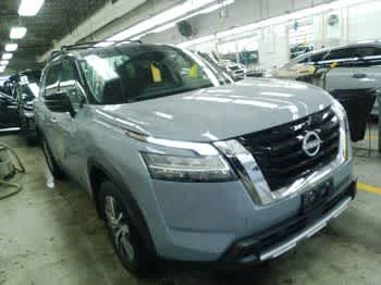 2023 Nissan Pathfinder SL 4WD's photo