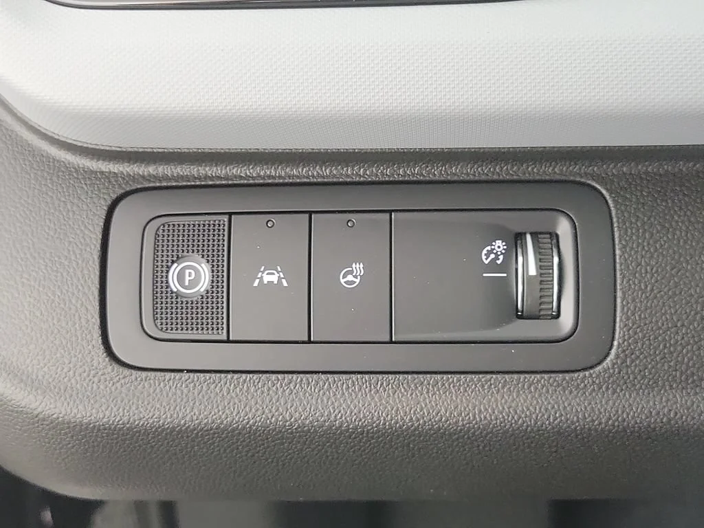 2027 Chevrolet Bolt RS - Photo 26