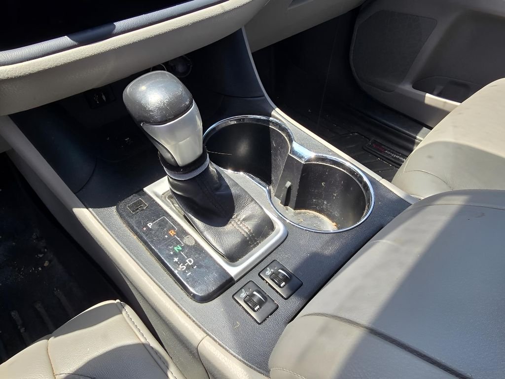 Used 2014 Shoreline Blue Pearl Toyota XLE image 18