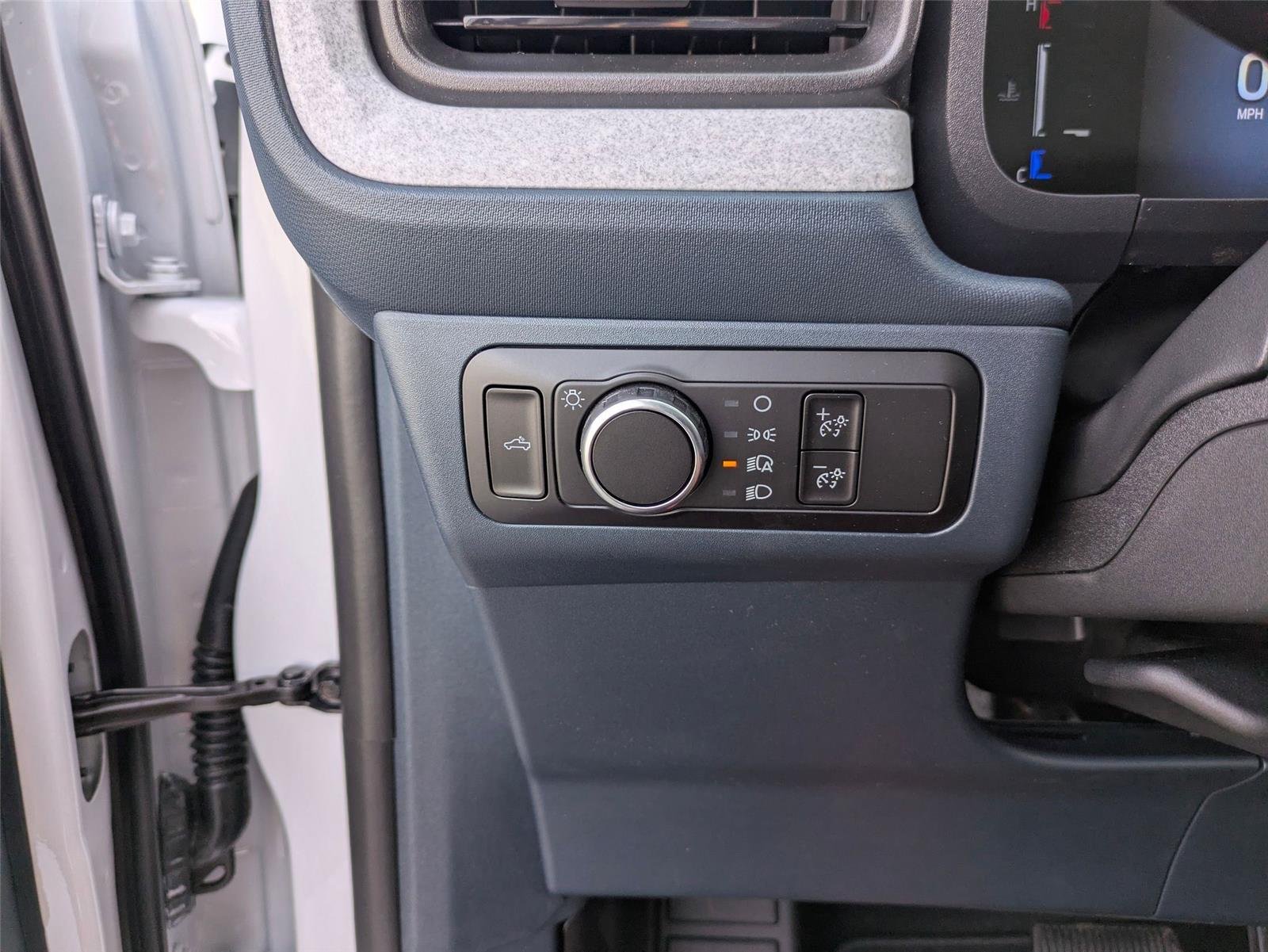New 2026 Oxford White Ford XLT image 16