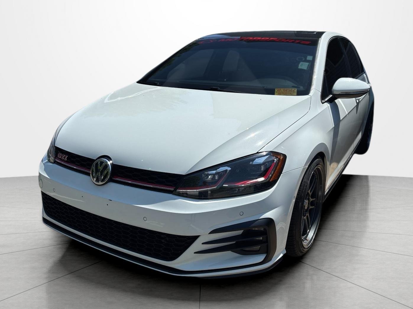 Used 2018 Pure White Volkswagen Autobahn image 1
