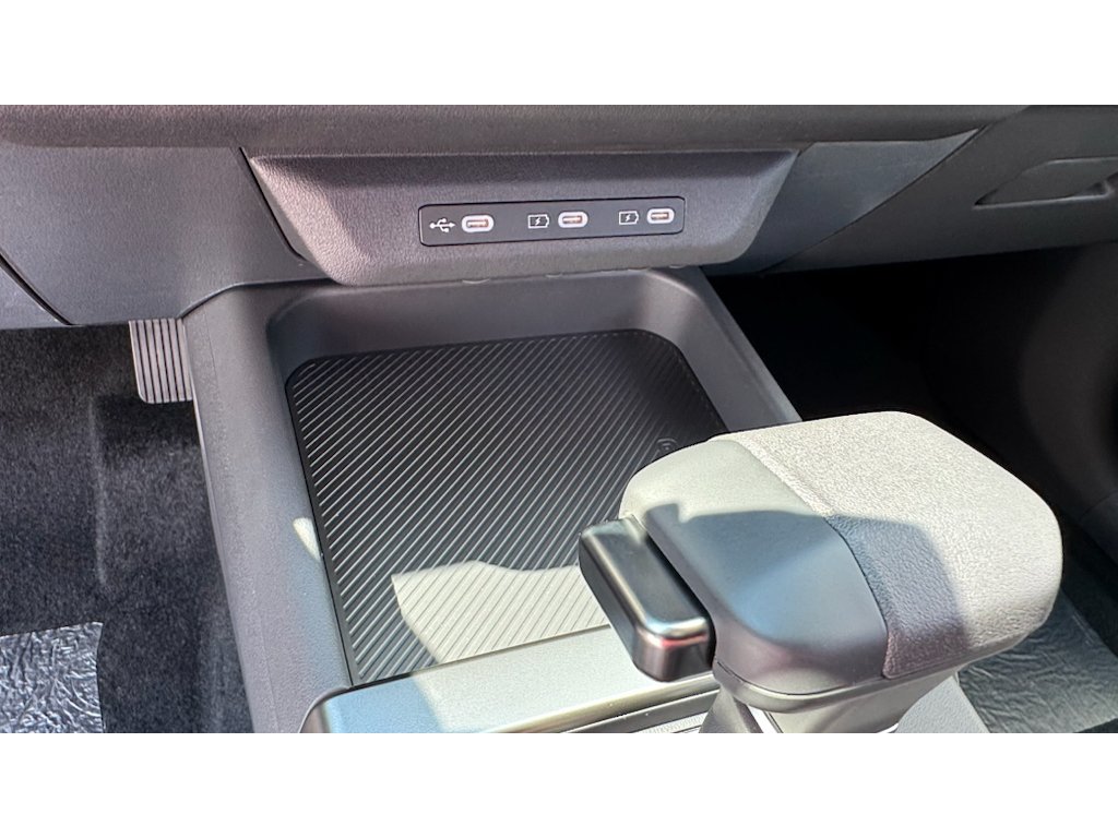 New 2027 Snow White Pearl Kia LX image 20