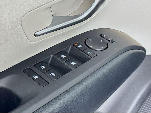 New 2026 Silver Hyundai SEL Convenience image 29