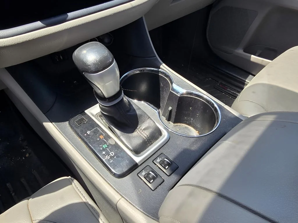Used 2014 Shoreline Blue Pearl Toyota XLE image 18