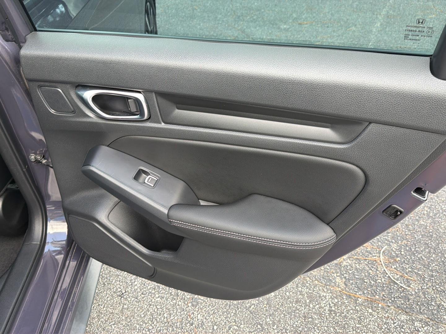 Used 2023 Smokey Mauve Pearl Honda EX-L image 15