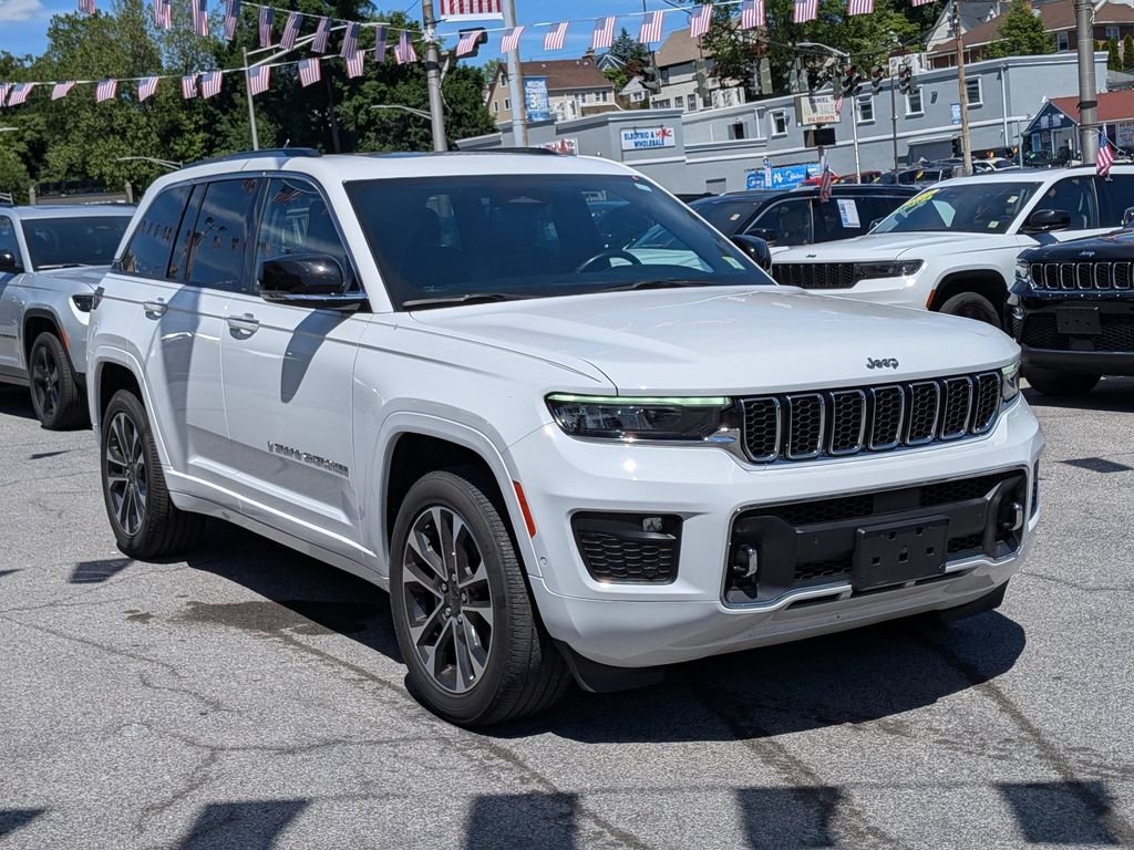 Used 2022 White Jeep Overland image 4