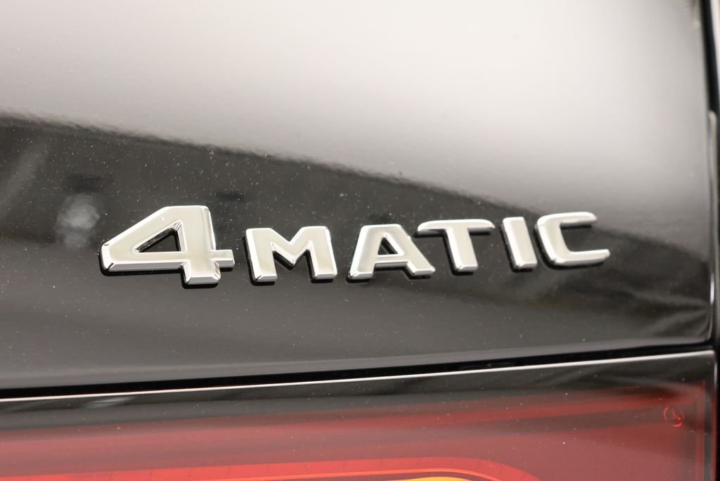 New 2026 Black Mercedes-Benz GLC 300 image 10