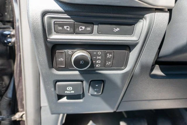 Used 2023  Ford Lariat image 20