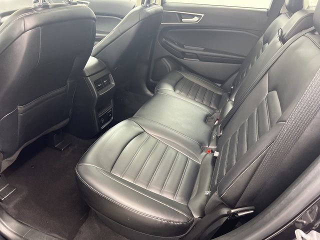 Used 2022 Agate Black Metallic Ford SEL image 11