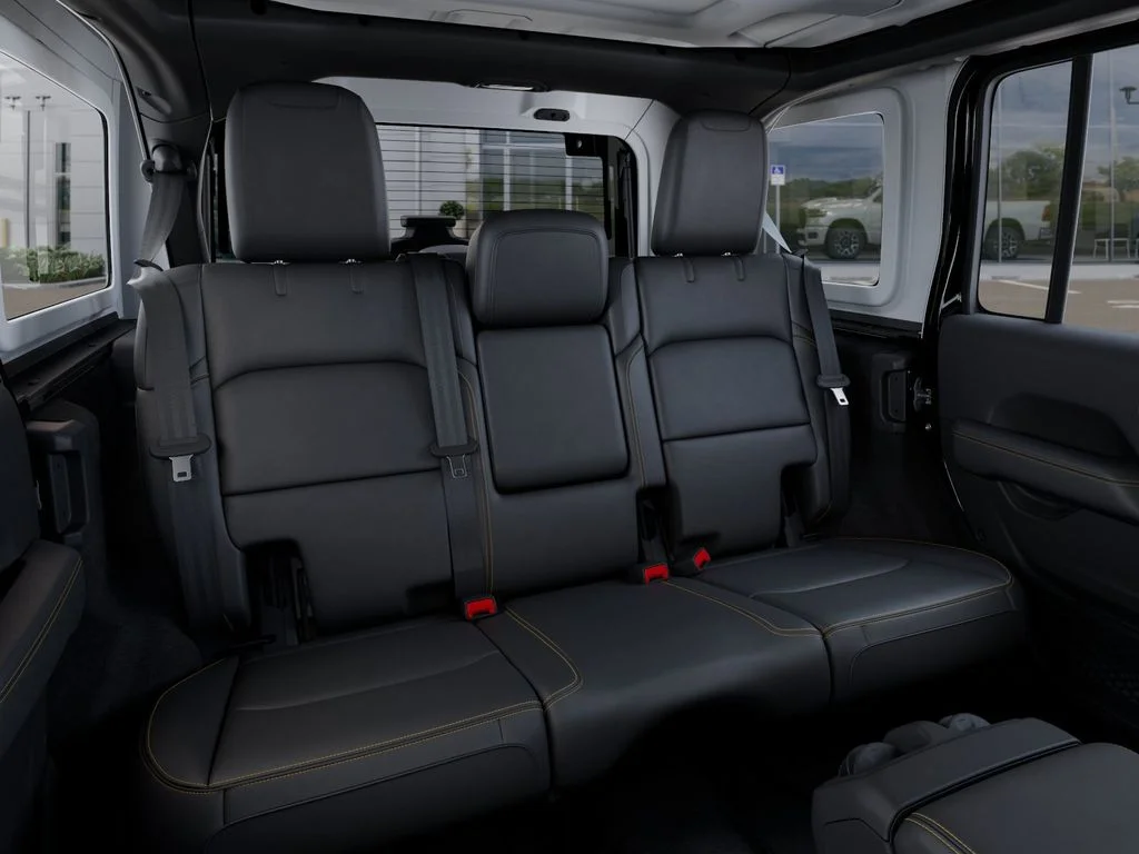 2025 Jeep Wrangler 4-Door Sahara - Photo 15