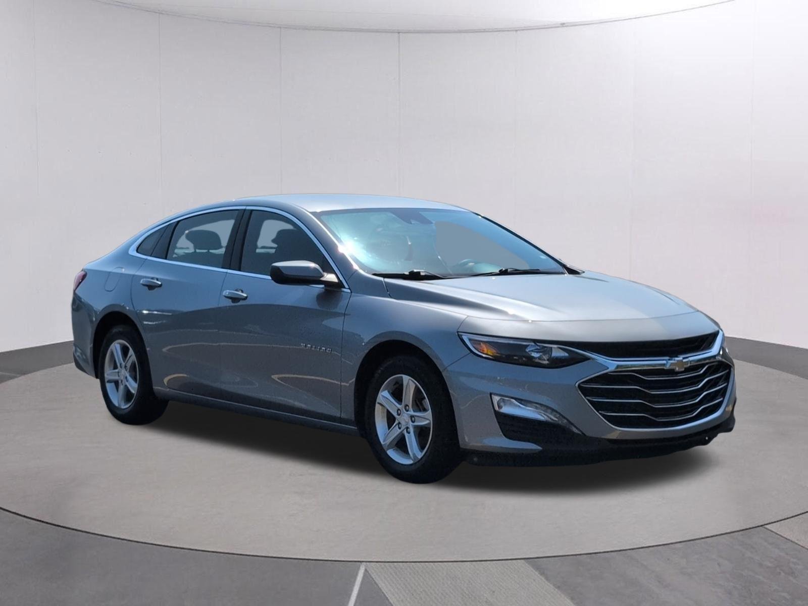 Used 2023 Sterling Gray Metallic Chevrolet LT image 9