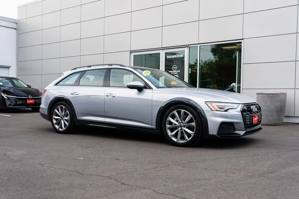 Used 2024  Audi Premium Plus image 31