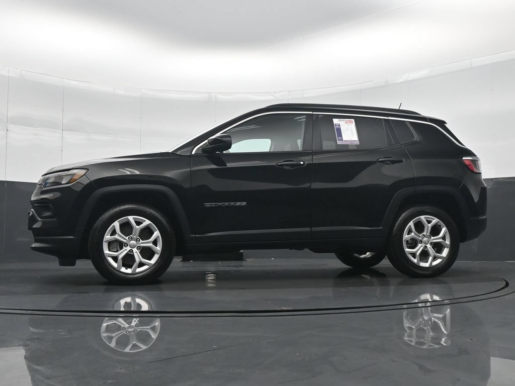 Used 2024 Black Jeep Latitude image 27