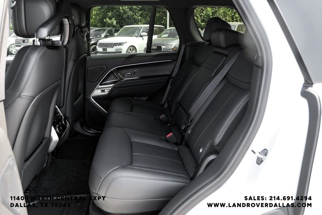 New 2026 Fuji White Land Rover SE image 27
