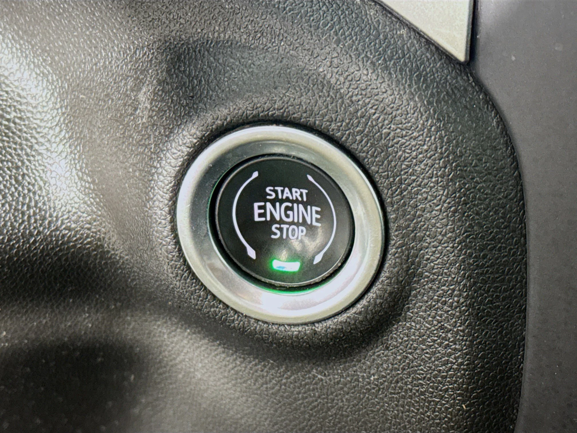 Used 2022 Summit White Chevrolet RST image 17