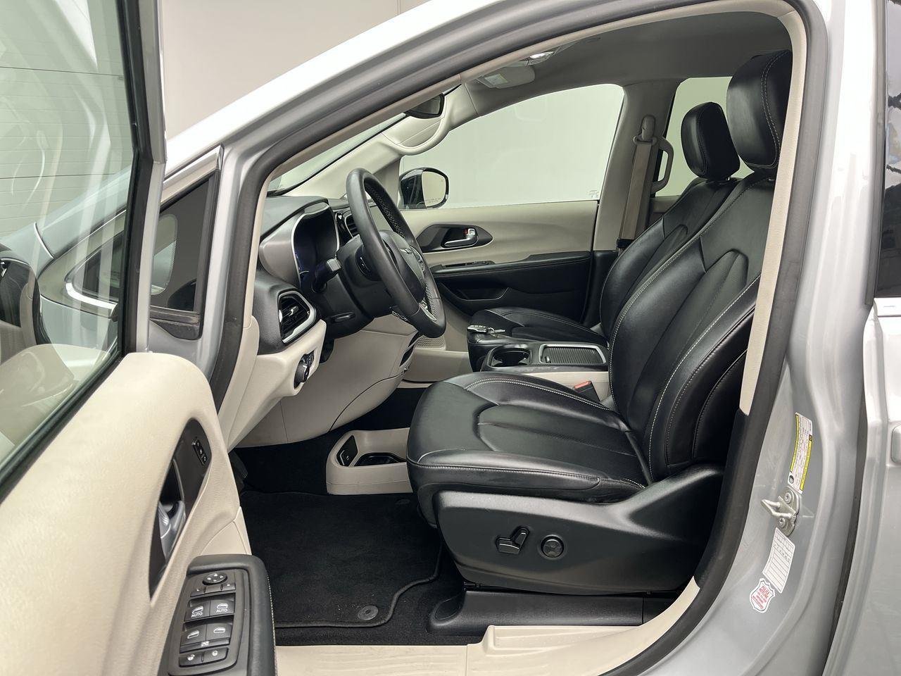 Used 2024 Silver Mist Clearcoat Chrysler Touring L image 3