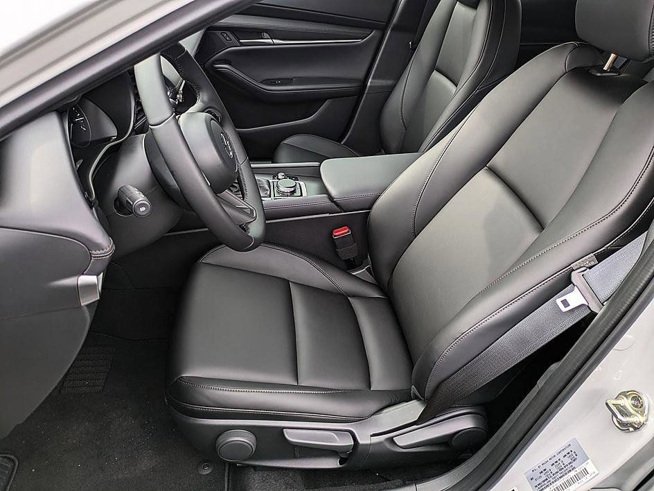 2026 Mazda Mazda3 Premium - Photo 13