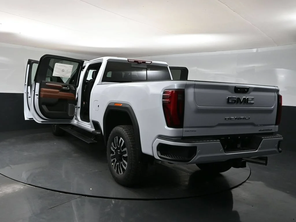 New 2026 Glacier White Tricoat GMC Denali Ultimate image 37
