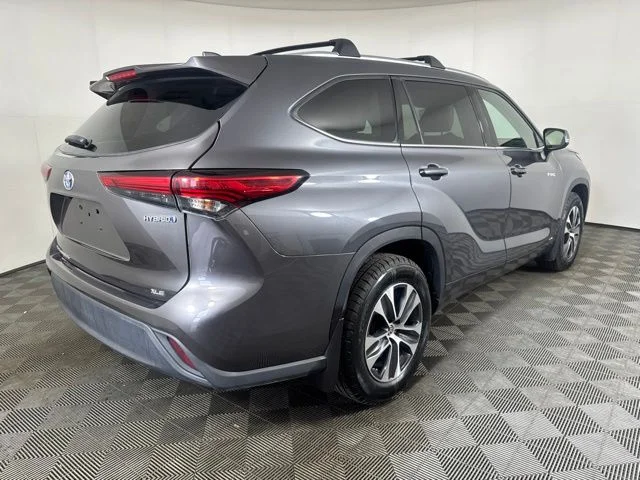 Used 2021 Gray Toyota XLE image 3