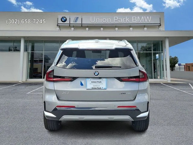 Used 2026 Space Silver Metallic BMW xDrive28i image 5