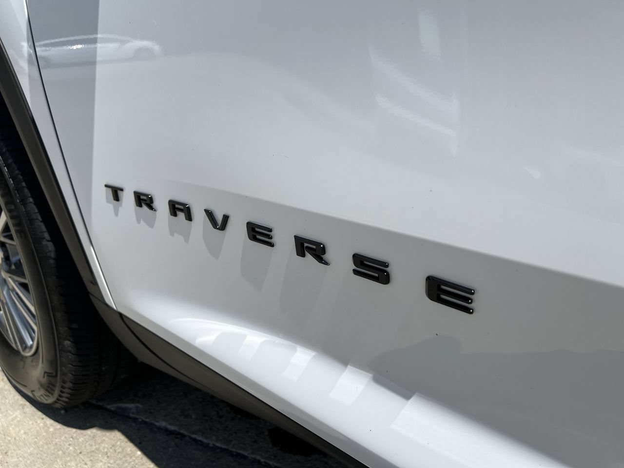 Used 2024 Summit White Chevrolet LT image 32