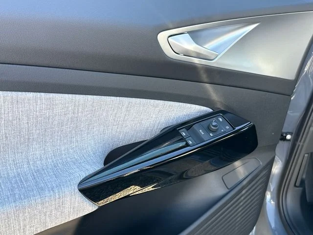New 2026 Pure Gray Volkswagen Pro image 10