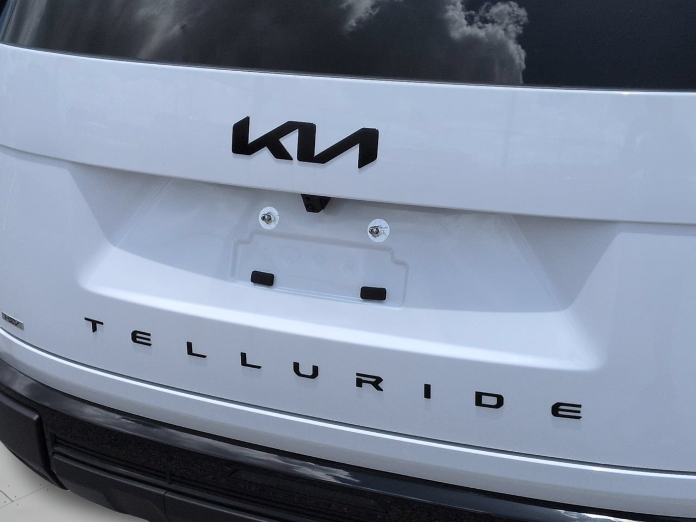 New 2027 Glacial White Pearl Kia X-Line SX-Prestige image 15
