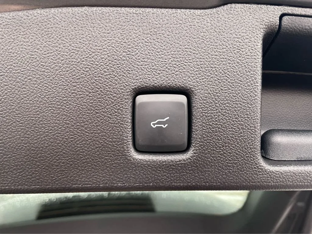 Used 2025 Gray Ford Active image 11