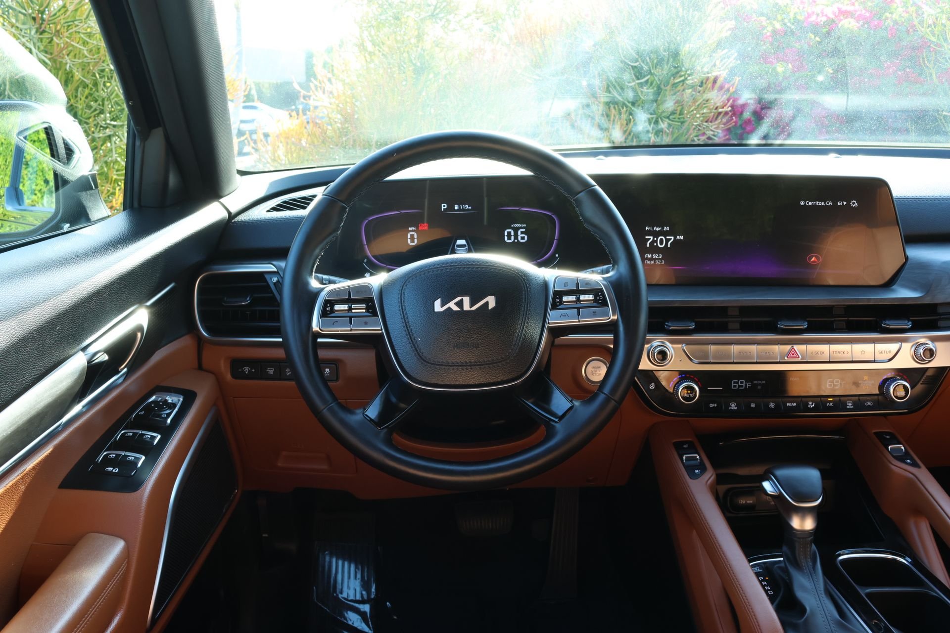 Used 2024 Black Kia EX X-Line image 8