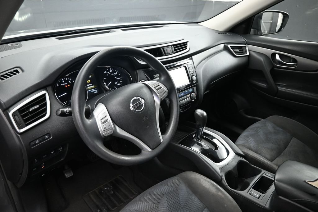 Used 2015 Gray Nissan SV image 18
